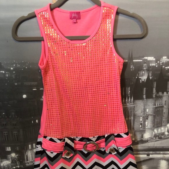 🌺 Pink sequinned Dress - Picture 3 of 5